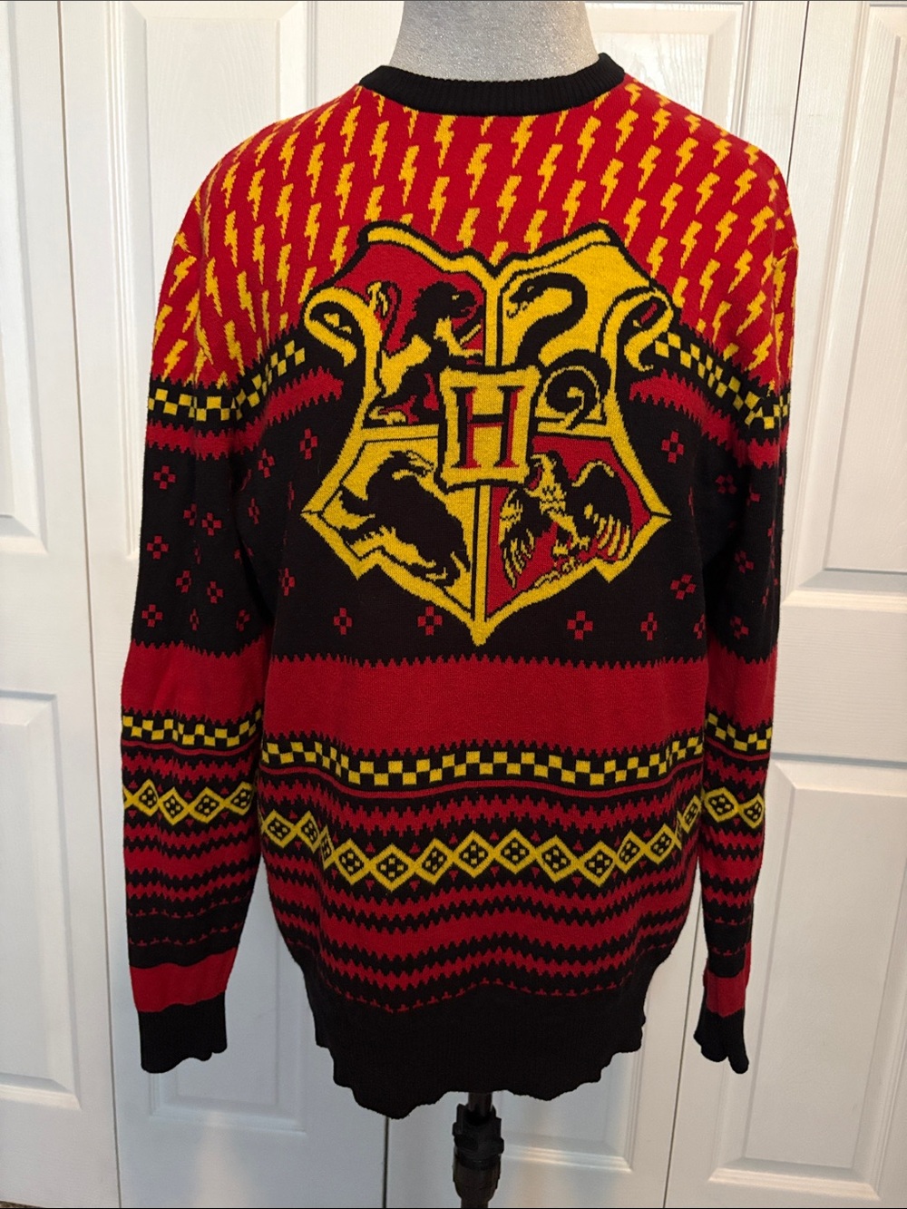 Harry Potter Hogwarts Gryffindor Crewneck Sweater in Red/Black/Gold Fair Isle L